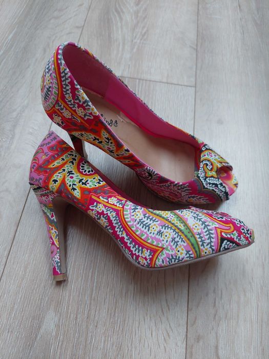 buty na obcasie r. 38