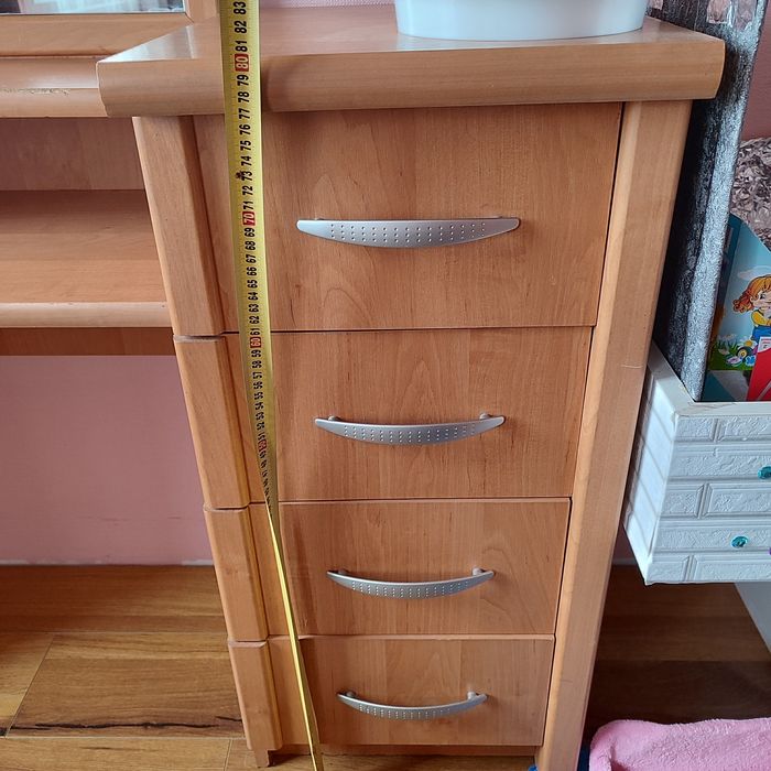 Туалетный столик макіяжний стіл у перукарню