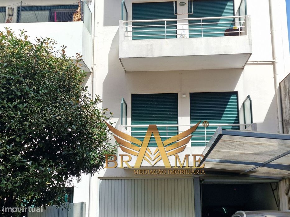 Apartamento T2 Com Lugar De Garagem | Rua Da Constituição - Porto