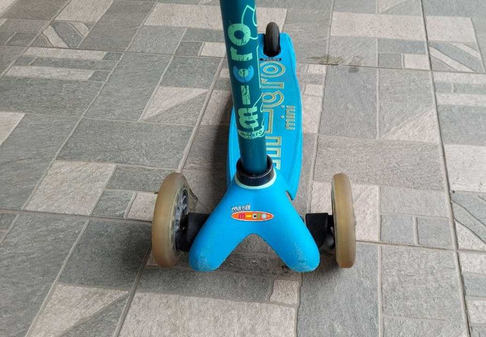 Самокат Micro Mini Deluxe Aqua (от 2-х лет)