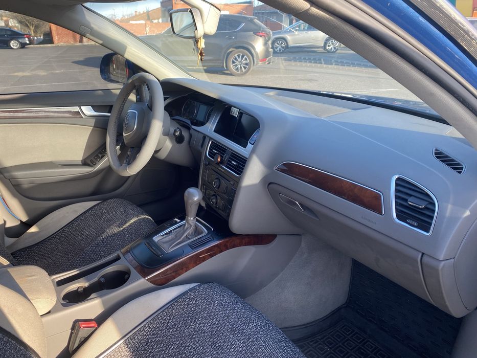 Продам audi a4 b8