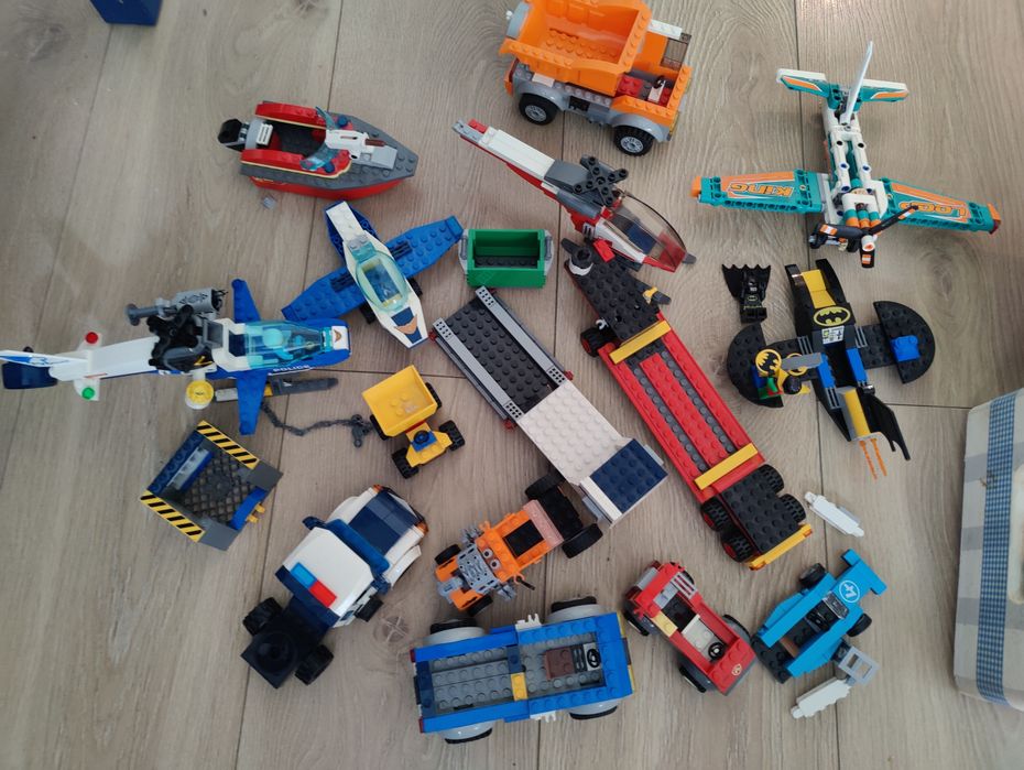 Pudło LEGO ,elementy ,części klocki luzem figurki auta