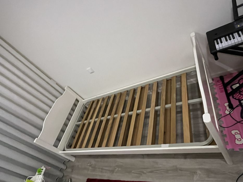 Cama solteiro Branca