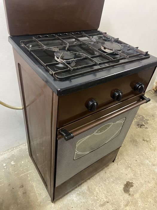 Продам газову плиту