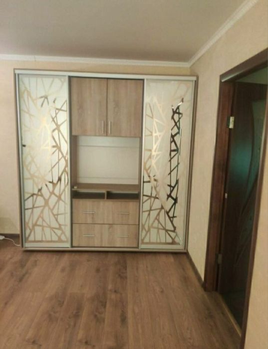 Продам 2 кімнатну квартиру в центрі міста