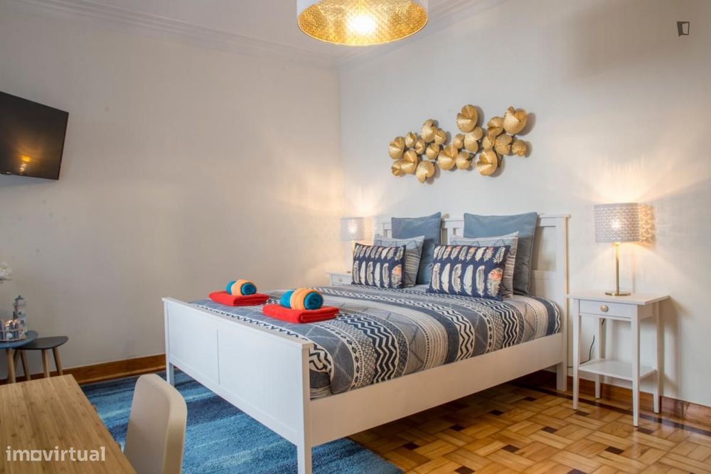 Quarto - localizado em Matosinhos Porto