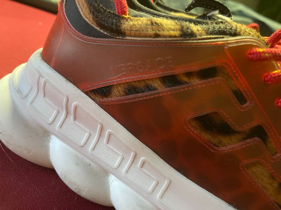 Продам Versace Chain Reaction