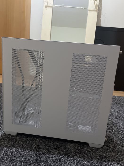 Caixa pc branca totalemnte nova pronta a usar