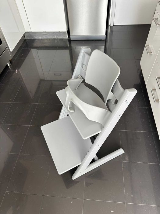 Stokke Trip Trap Chair in very good condition + Free MAXI.COSI