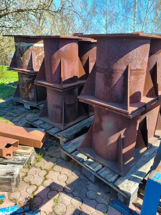 Blachy stalowe, rury, materiały hutnicze, podpory, podstawy
