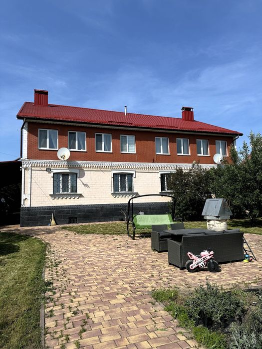 Продаж будинку 622 м.кв як для житла, так і комерційна інвестиція