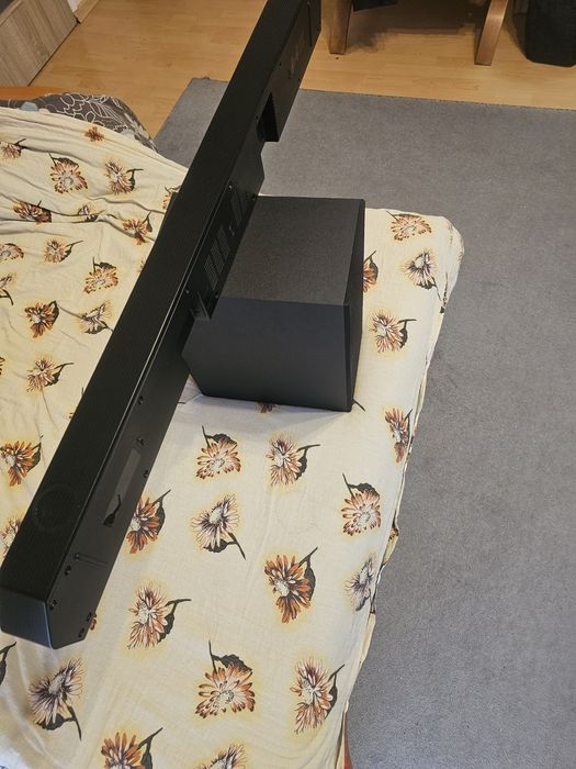 Soundbar samsung  Q64B uszkodzony