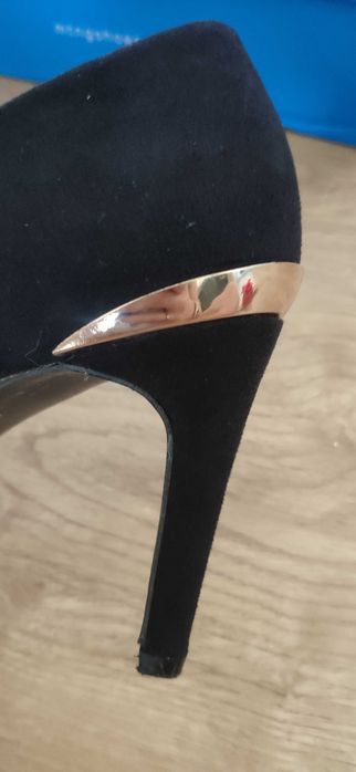 Sapatos de salto em preto como novos da INshoes