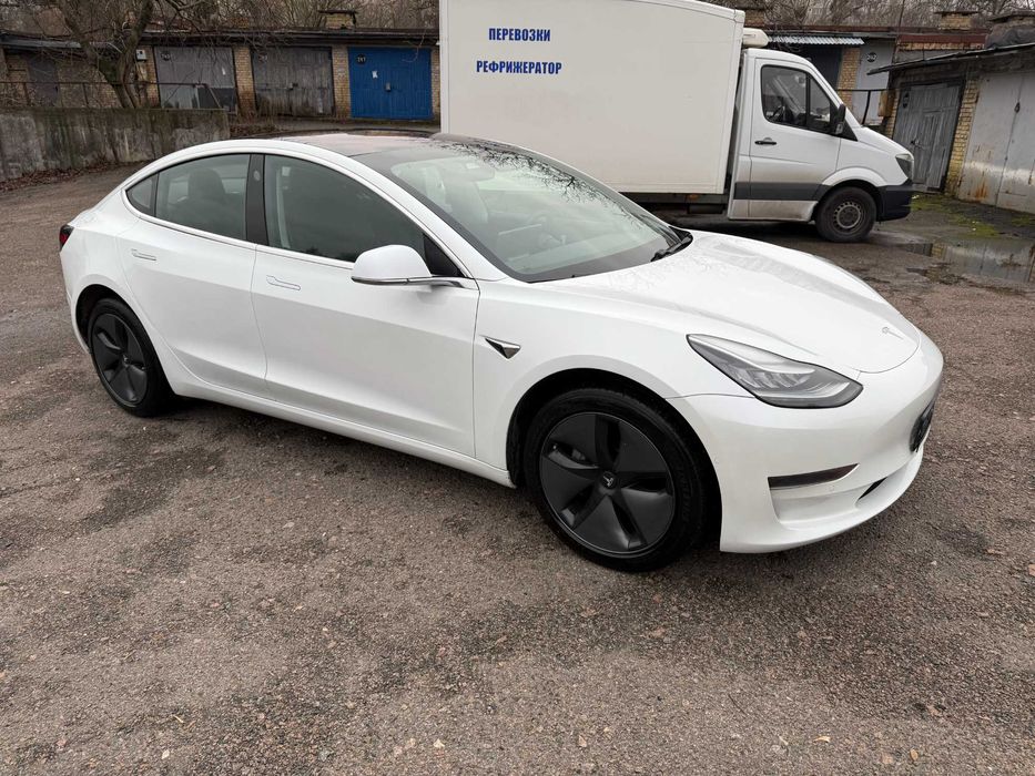 Продам Tesla Model 3 2018