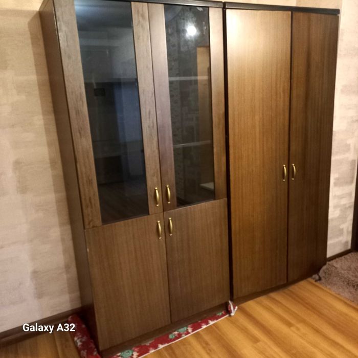 Офісні  добротні меблі