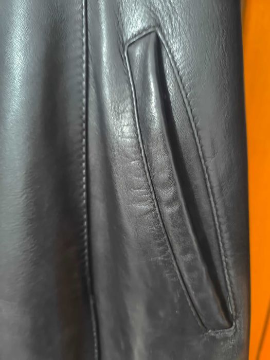 Casaco feminino de couro  muito elegante