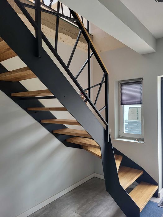 Schody na konstrukcji,samonośne