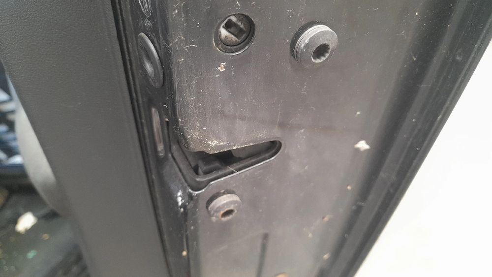 Fechadura / fecho porta trás direito AUDI A3 (8P1)