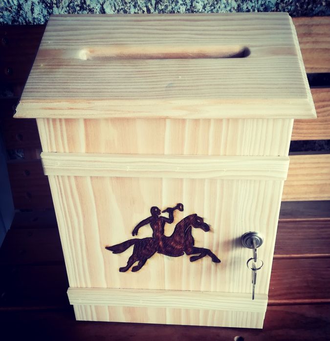 Caixa correio em madeira