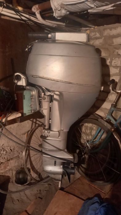 Продам човен Крим с двигуном