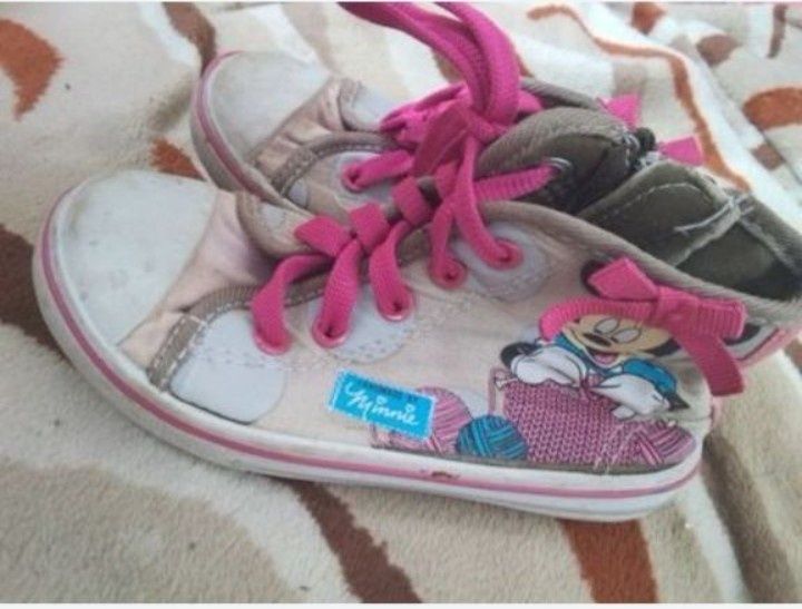 Oddam buty Minnie Mouse dla dziewcz miynki za kostkę 25