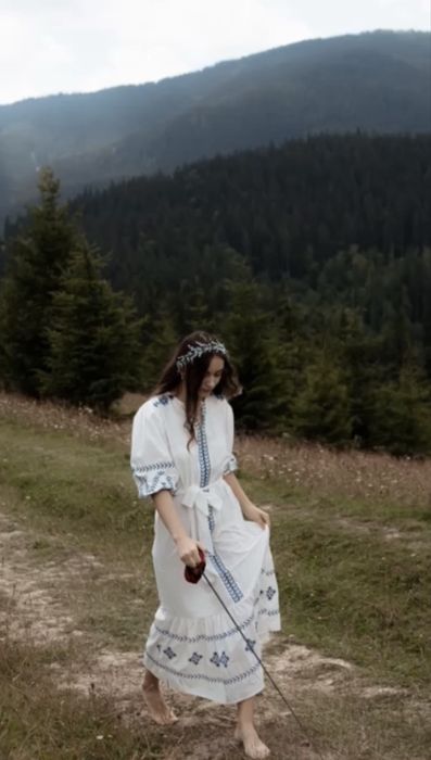 Вишита сукня Elena Pokalitsina
