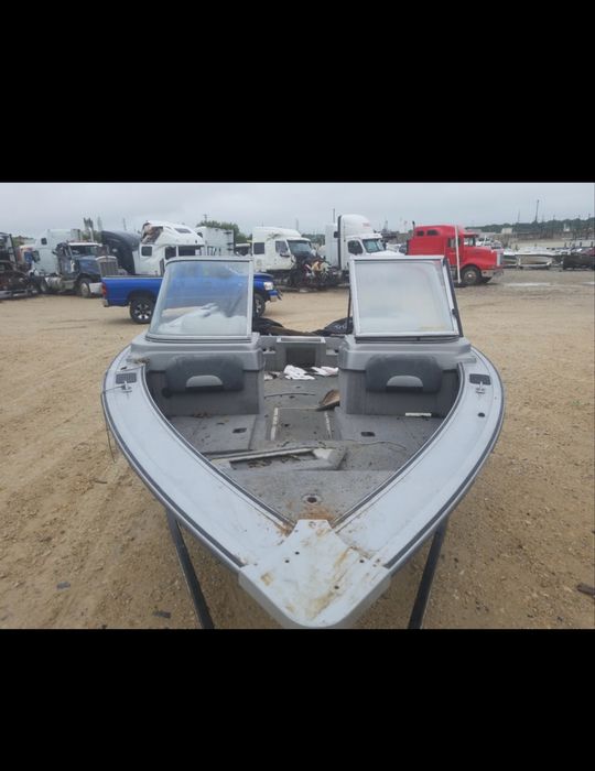 Моторний човен Tracker targa