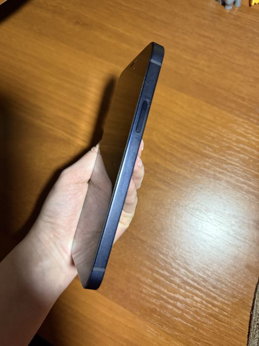 Продам Iphone 12 64 gb