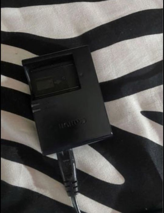 Máquina fotográfica - Cânon 750D