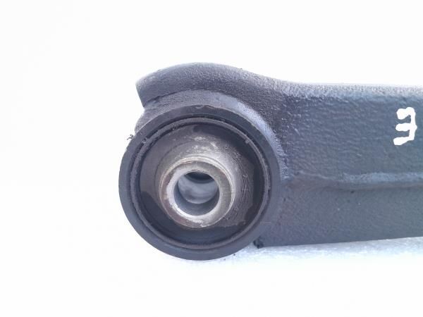 Braço de suspensão trás esquerdo KIA Ceed (ED)