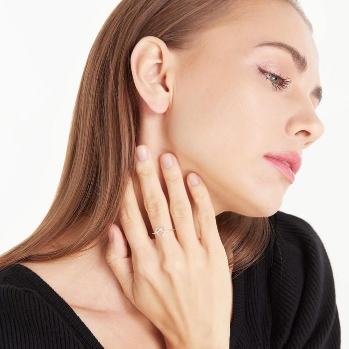 Srebrny pierścionek z serduszkiem 16