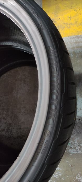 Pneus 285/30/22 hankook semi novos