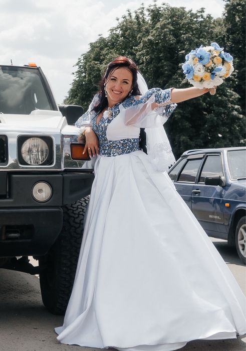 Продам українську весільну сукню