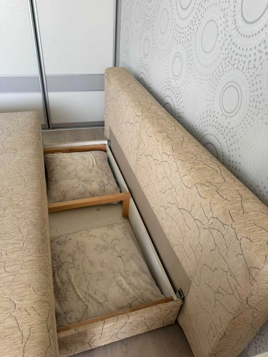 продам двухспальній диван