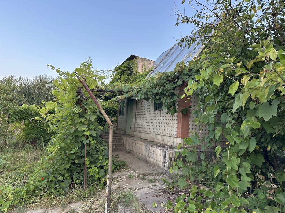 Продам дачну ділянку. Лезнево