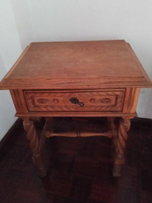 Mesa de cabeceira vintage