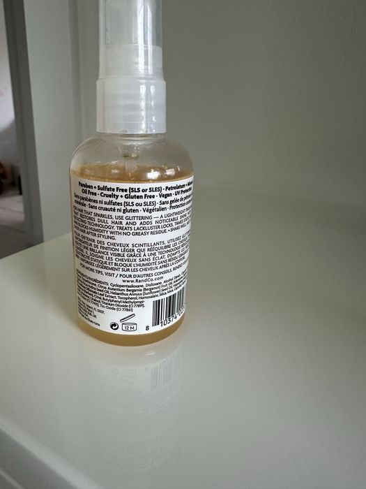 R+Co Glittering Smoothing Shine Spray  wygładzajaco nabłyszczajacy