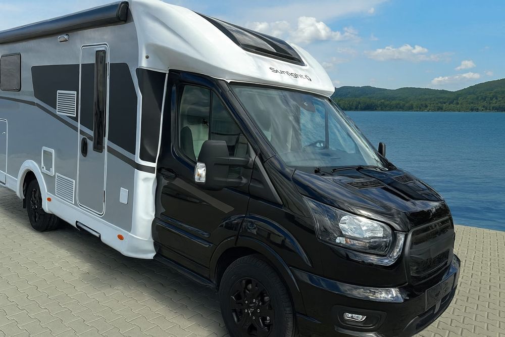 Wynajem NOWEGO BUSA, 9 - osobowy,  Automat,  170KM,  Kampera