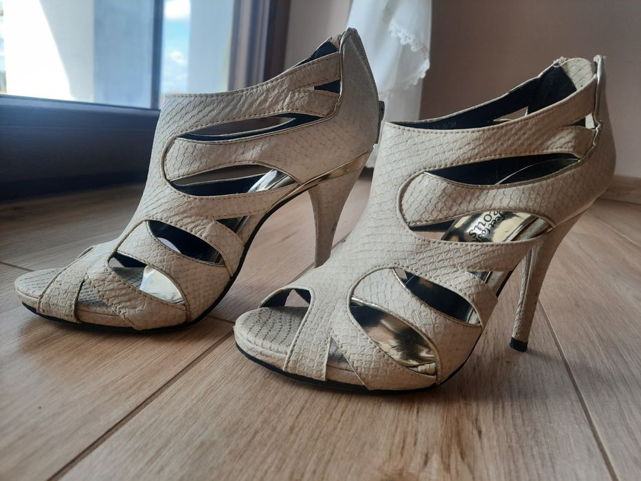 Sandały na wysokiej szpilce rozm 38