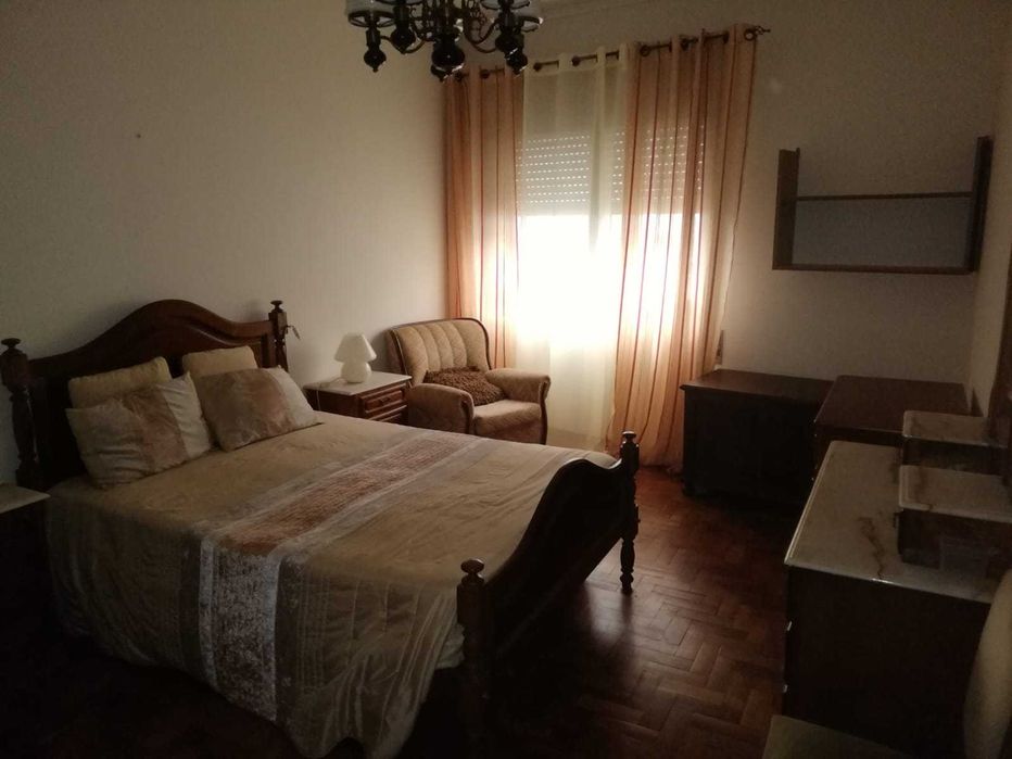 Quarto estudante fem. 350€