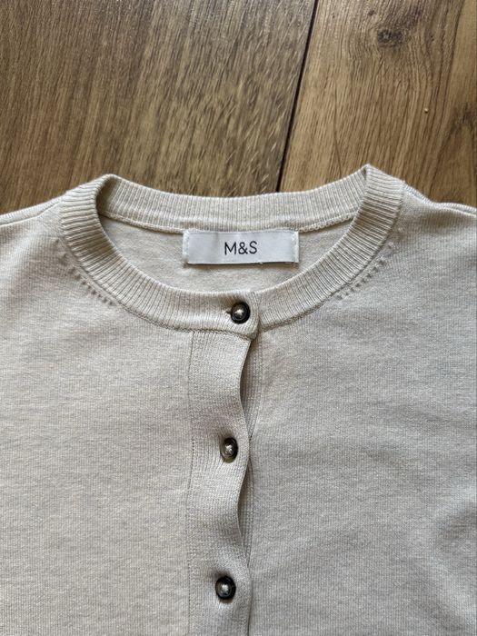 Мʼягенький бежевий кардиган від marks & spencer