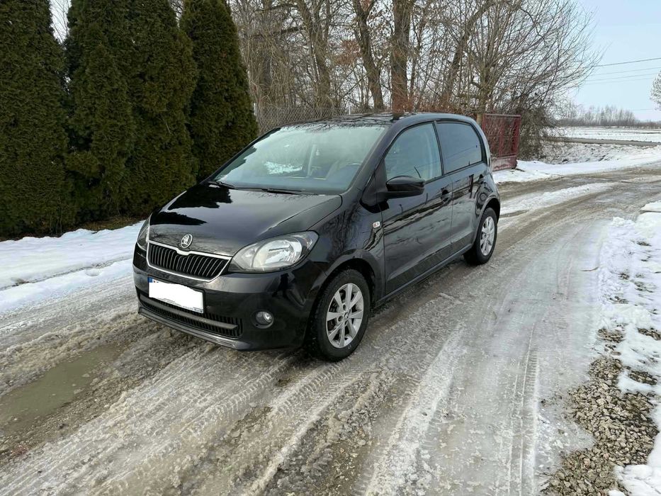 /Citigo rok 2013 poj. 1,0 MPI  59ps N 211tys. /NAV KLIMA/