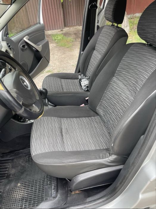 Renault Logan 2012 год  1.5 дизкль