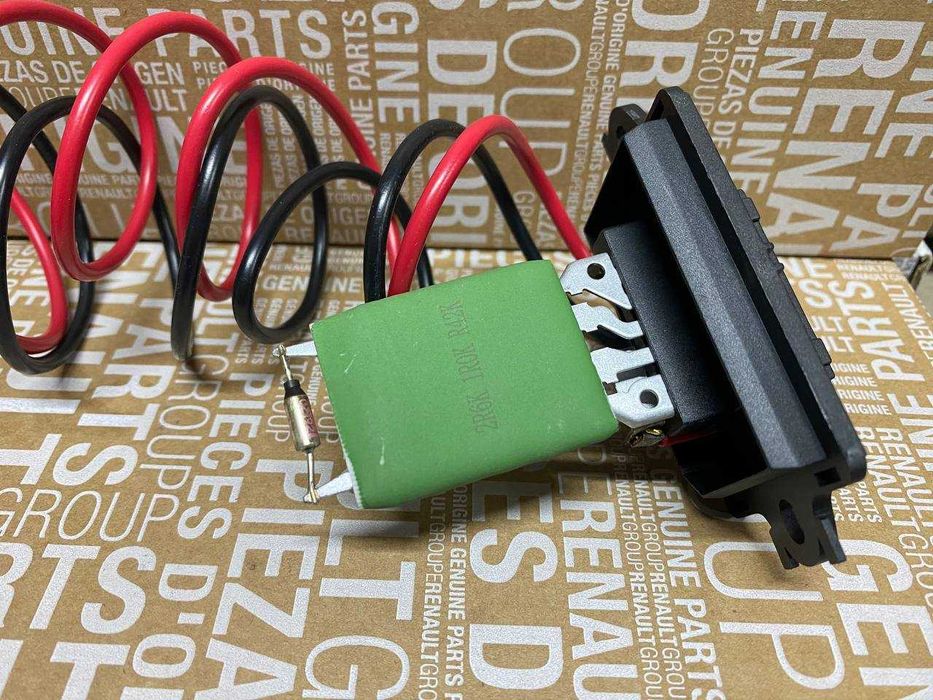 резистор печки на рено меган 2 сценік 2