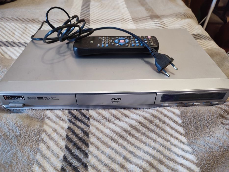 Продам dvd плеер Mustek use