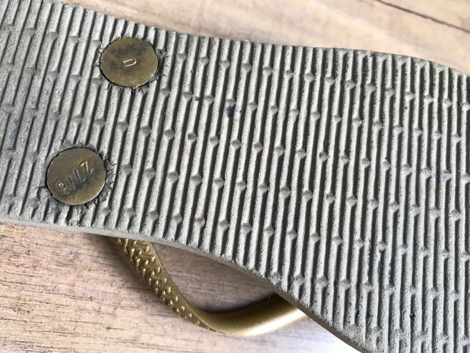 (2 por 1) Fato banho Nabaji e touca, chinelos