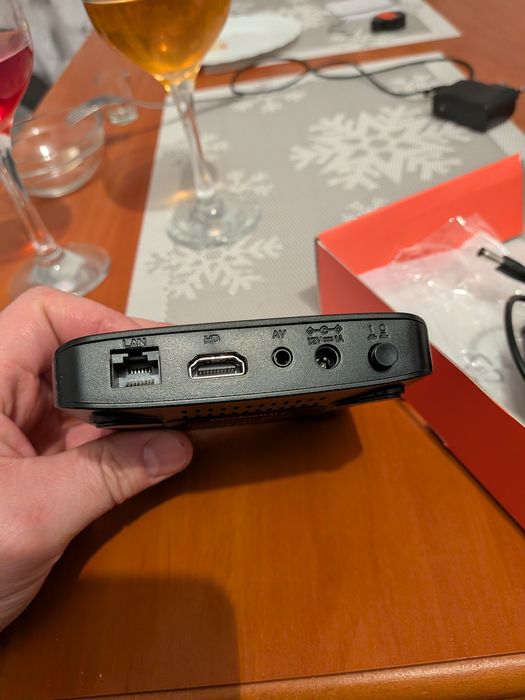 Android tv przystawka dekoder modem BOX