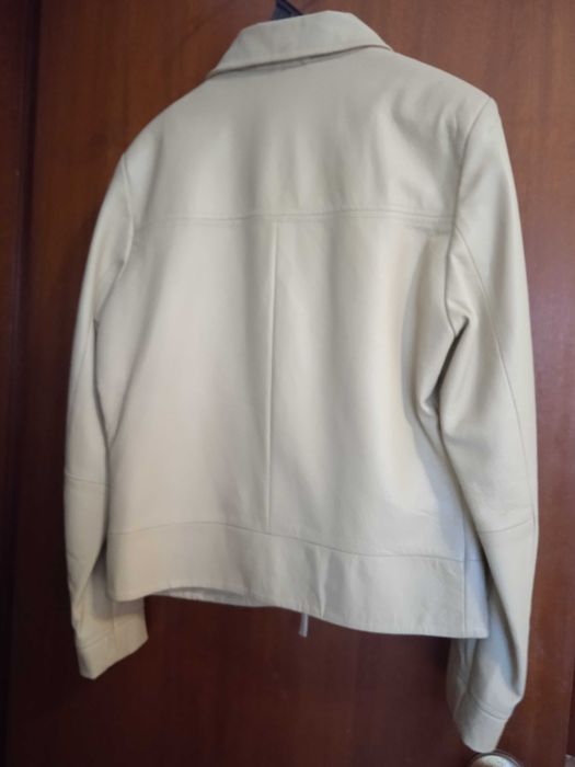 Blusão de pele genuína pouco usado