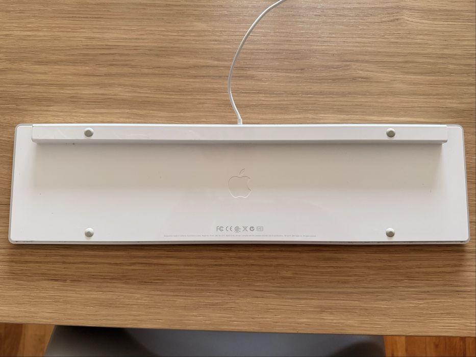 Teclado Apple A1243 PT