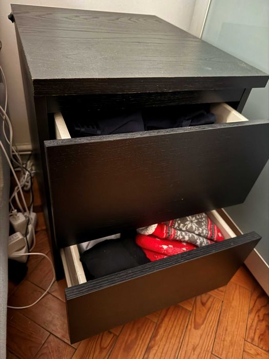 Mesa de cabeceira/Cómoda MALM